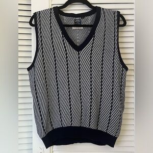 VTG Callaway V-Neck Cable Knit Sweater Vest in Navy and White Stripe Sz M